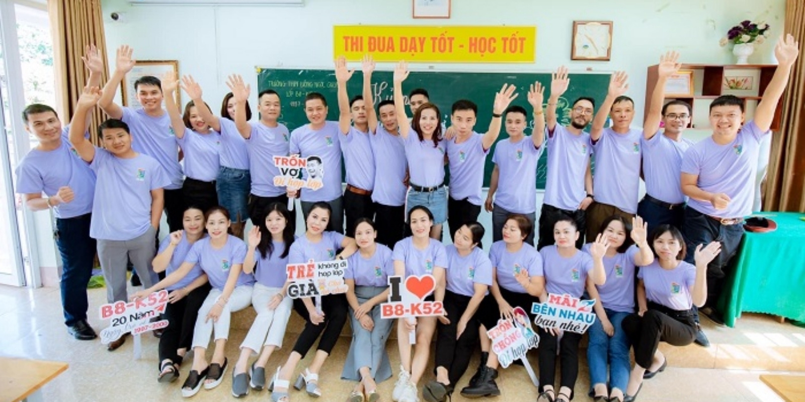 Đồng phục họp lớp thanh lịch cho cả nam nữ