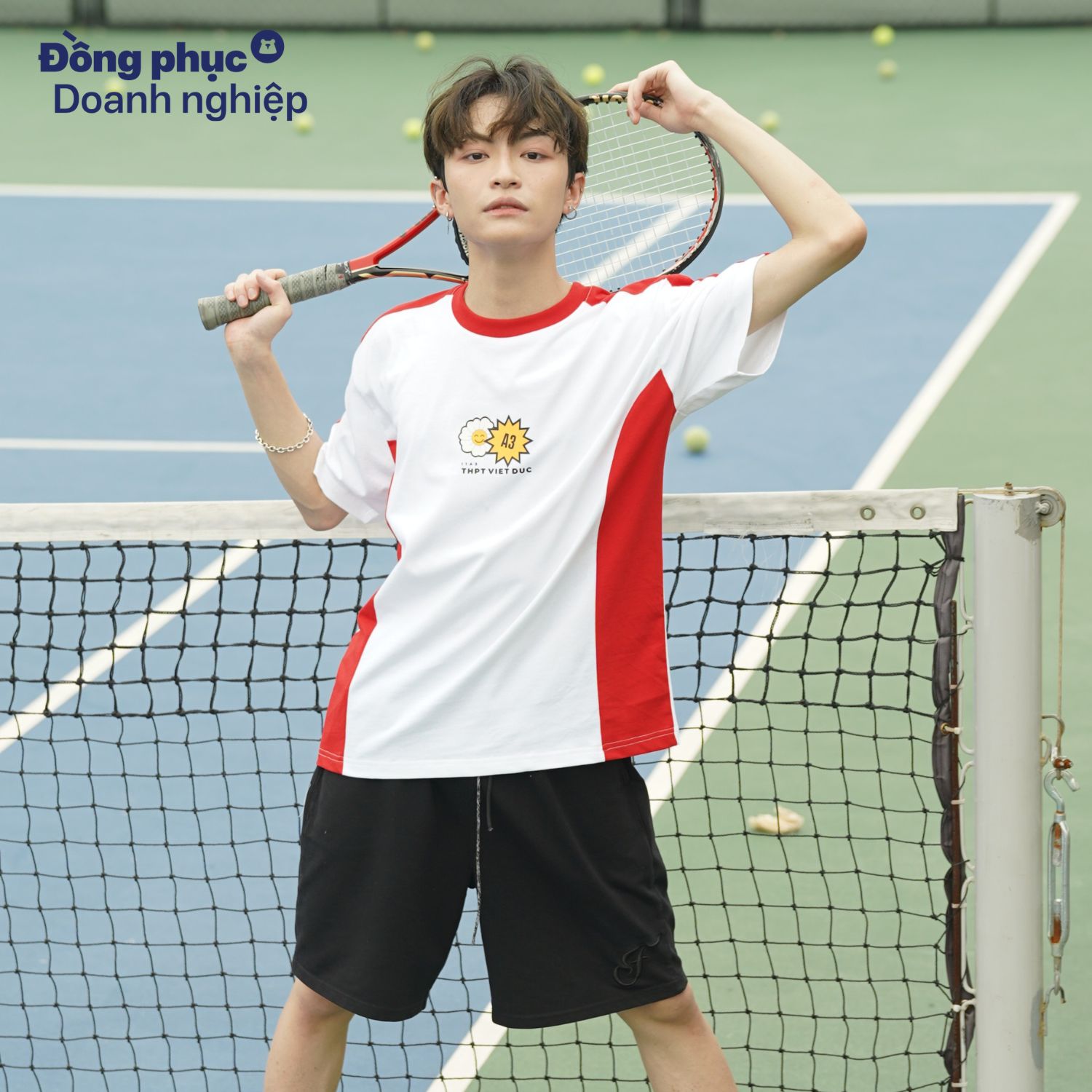 Mang vẻ ngoài năng động, thể thao nếu bạn kết hợp áo phông và quần short