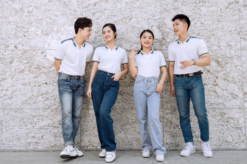 Áo polo kết hợp với quần jeans Áo polo kết hợp với quần jeans