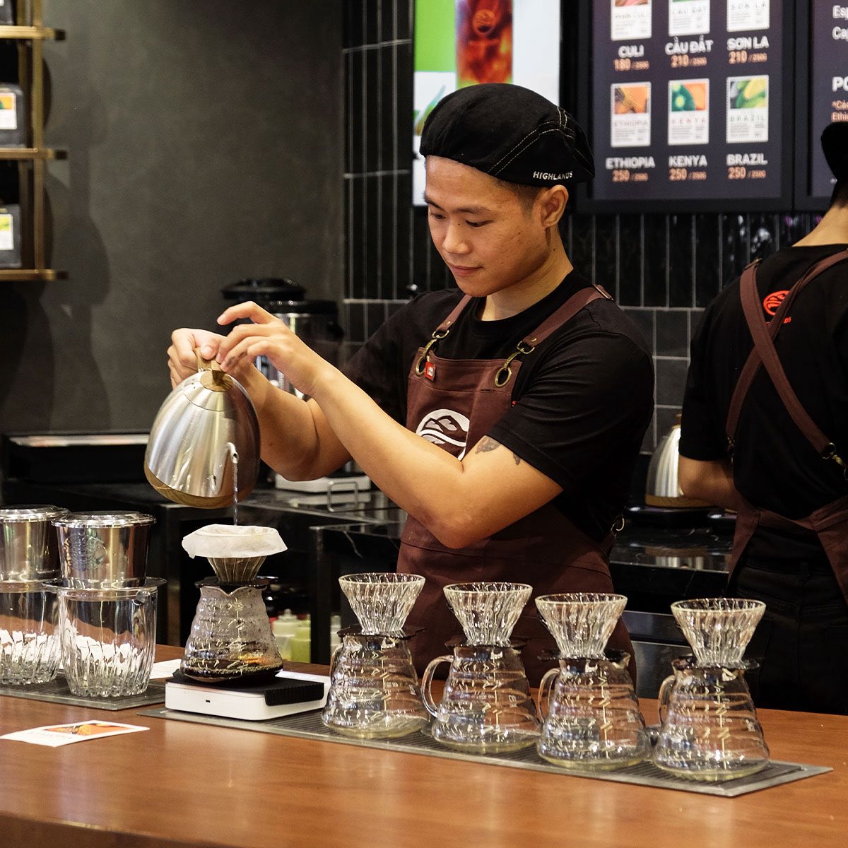 Phụ kiện mũ đồng phục highlands coffee Phụ kiện mũ đồng phục highlands coffee
