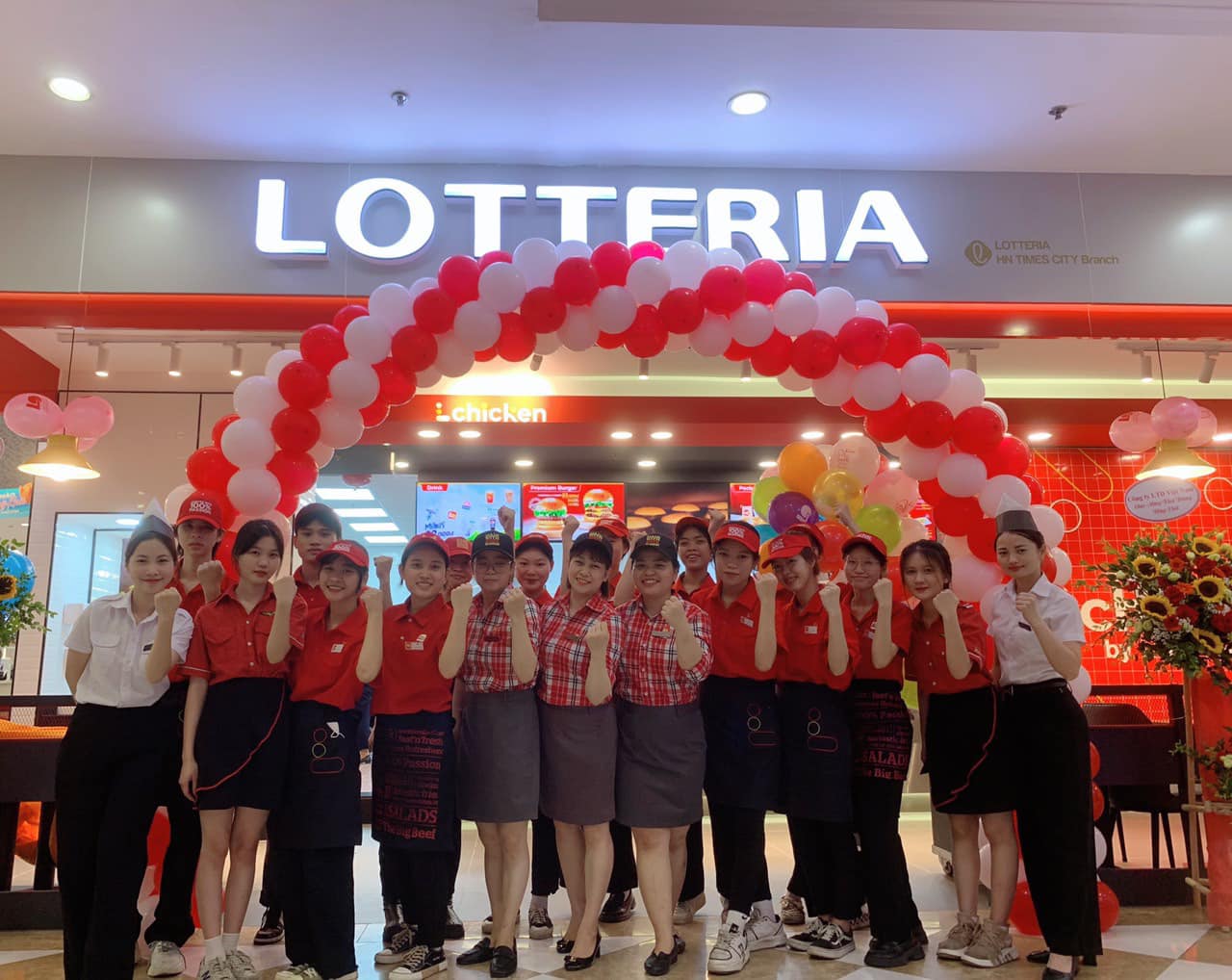 Đồng phục của nhân viên Lotteria