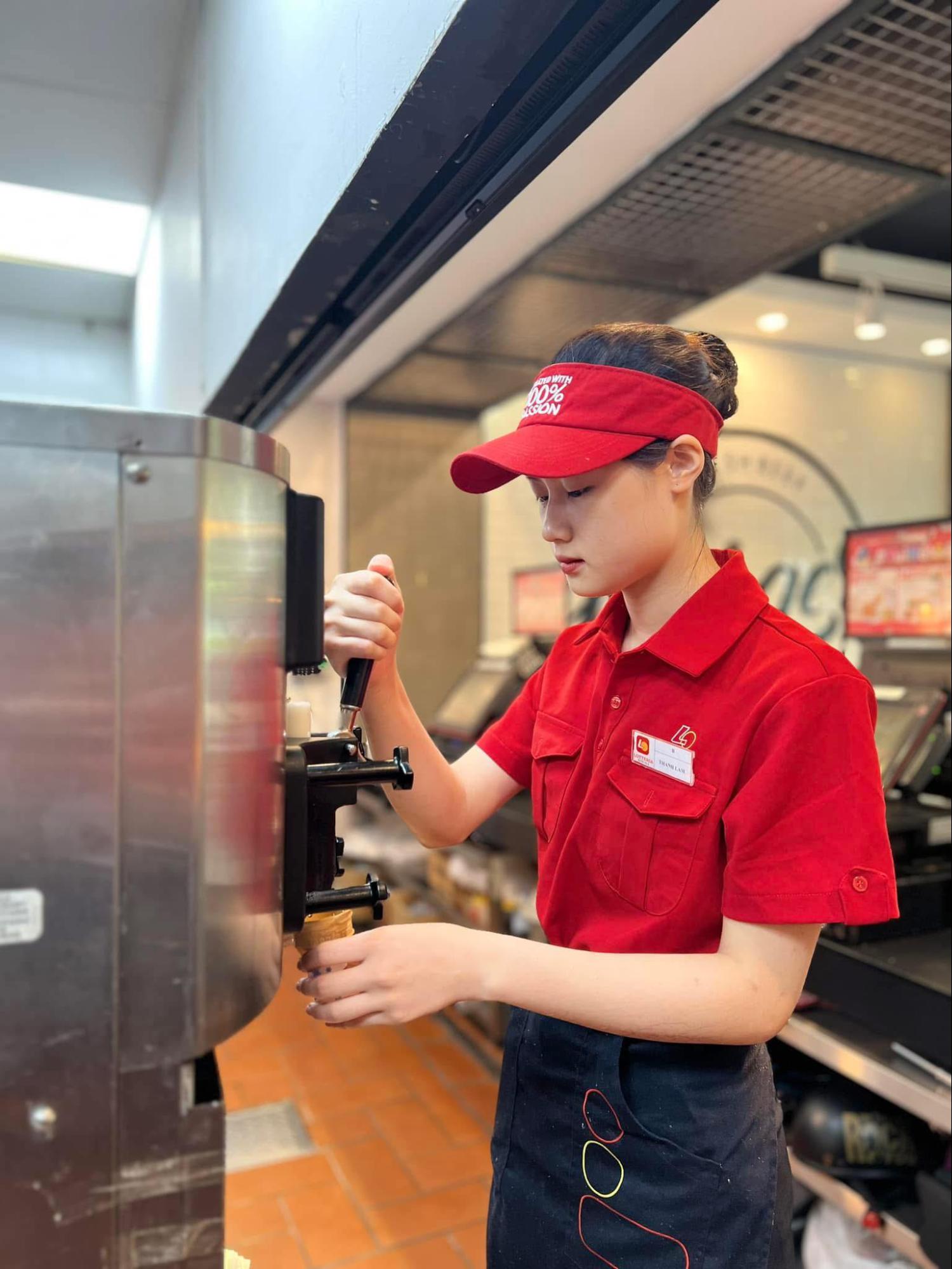  đồng phục nhân viên Lotteria