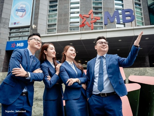 Đồng phục MBBank là biểu tượng của kỷ luật Đồng phục MBBank là biểu tượng của kỷ luật
