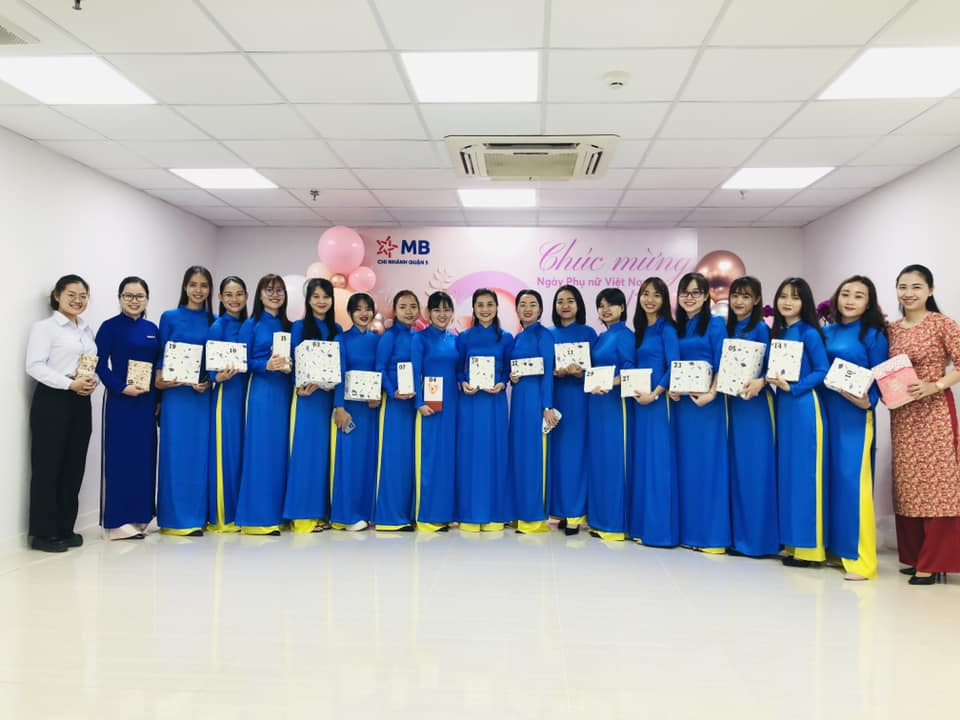 đồng phục áo dài ngân hàng