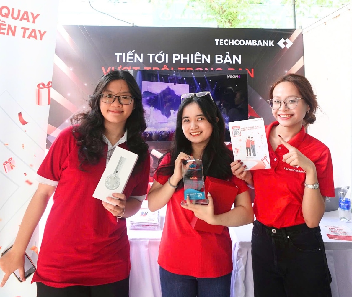 áo thun đồng phục ngân hàng Techcombank