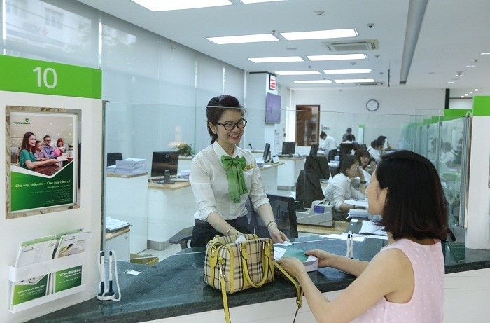 Áo sơ mi Vietcombank nằm trong top đồng phục các ngân hàng đẹp cho giao dịch viên