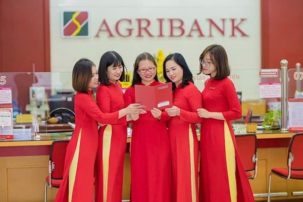 đồng phục áo dài ngân hàng