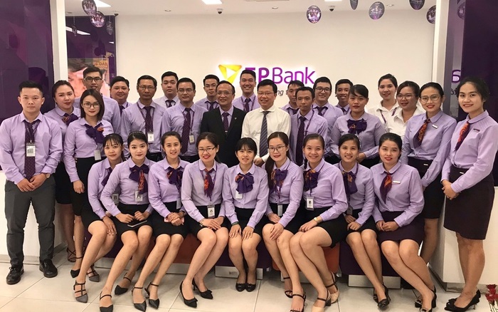 mẫu đồng phục ngân hàng đẹp