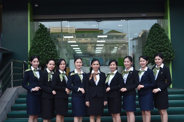 đồng phục của ngân hàng vietcombank