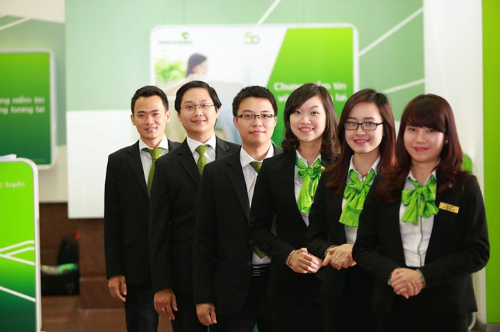 đồng phục Vietcombank được yêu cầu mặc theo quy định