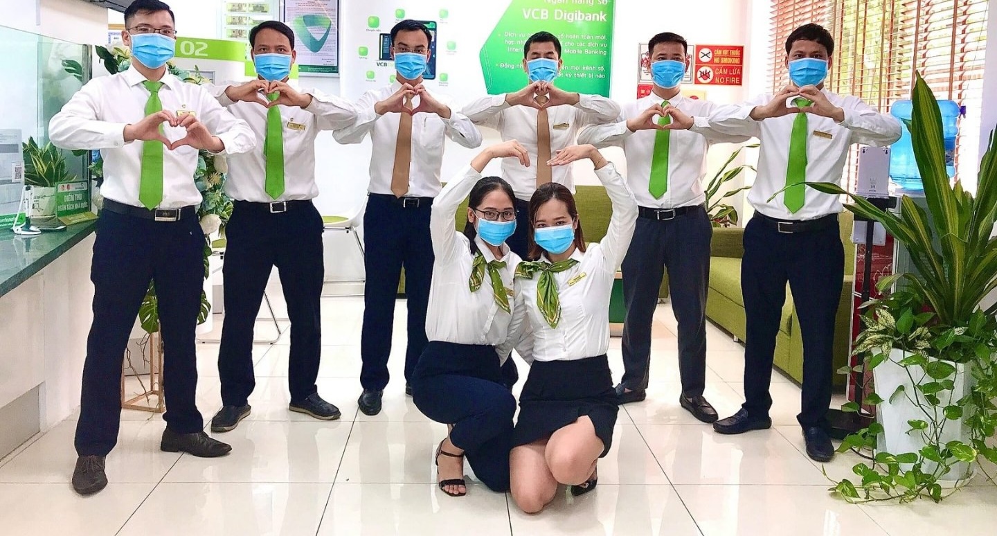 đồng phục ngân hàng vietcombank