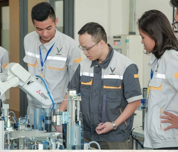 đồng phục công ty vinfast cho kỹ sư đồng phục công ty vinfast cho kỹ sư