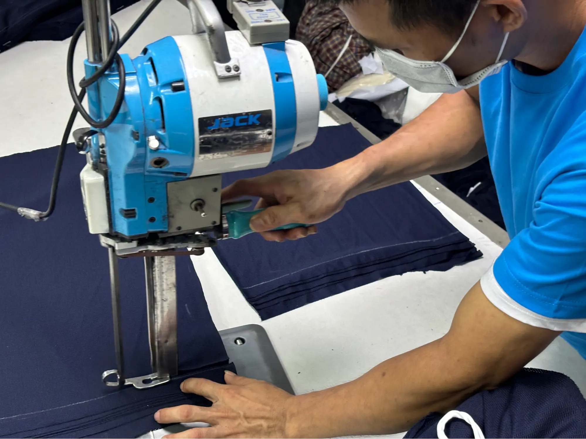 GẤU Uniform có xưởng may đồng phục tphcm với chất lượng cao, giá thành rẻ GẤU Uniform có xưởng may đồng phục tphcm với chất lượng cao, giá thành rẻ