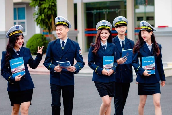 Đồng phục sinh viên Đại học Hàng Hải Việt Nam Đồng phục sinh viên Đại học Hàng Hải Việt Nam