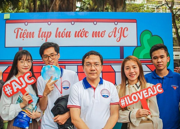 Đồng phục sinh viên Học viện Báo chí và Tuyên truyền Đồng phục sinh viên Học viện Báo chí và Tuyên truyền