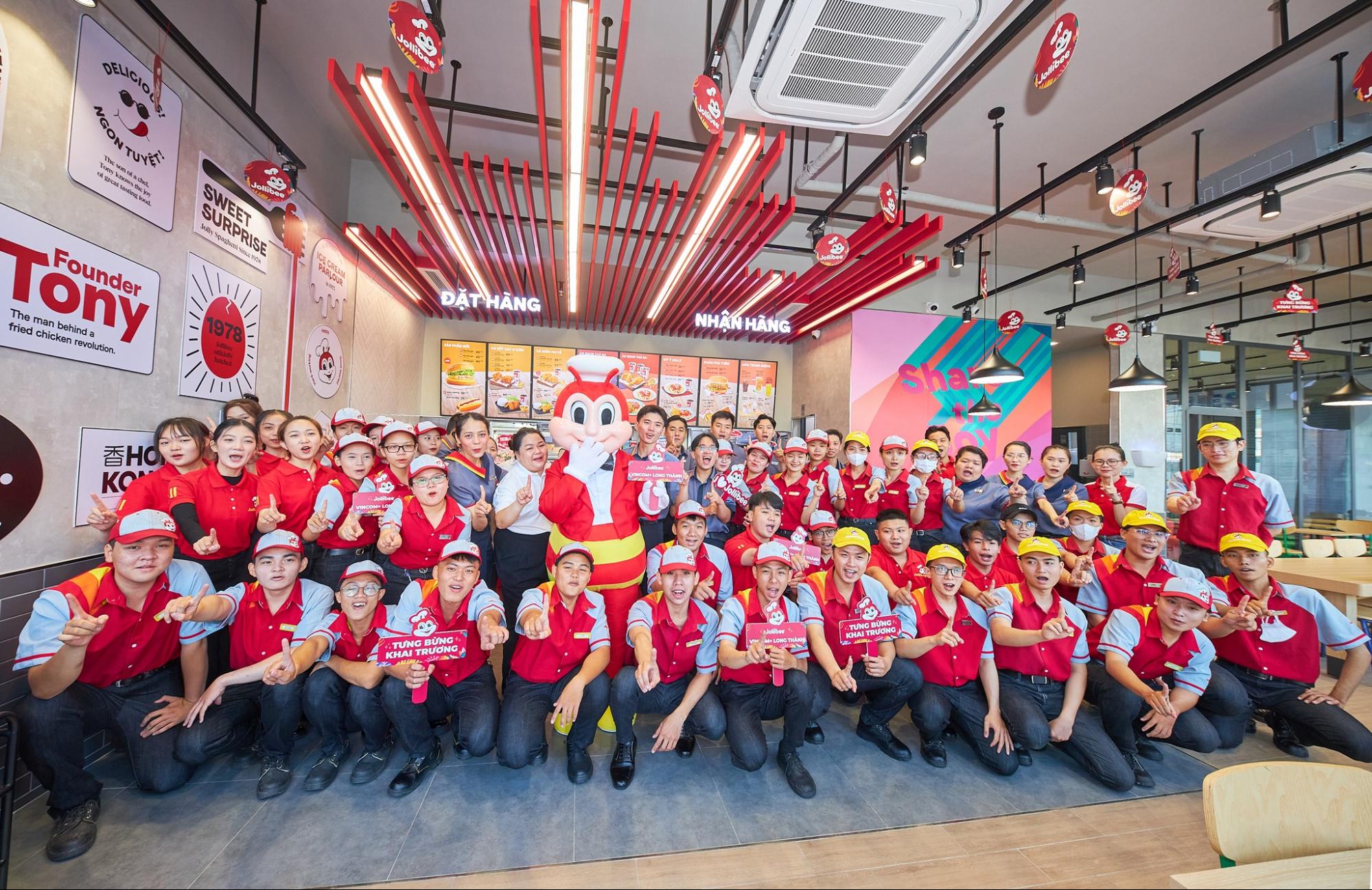 Địa chỉ đặt may đồng phục Jollibee uy tín, giá tốt