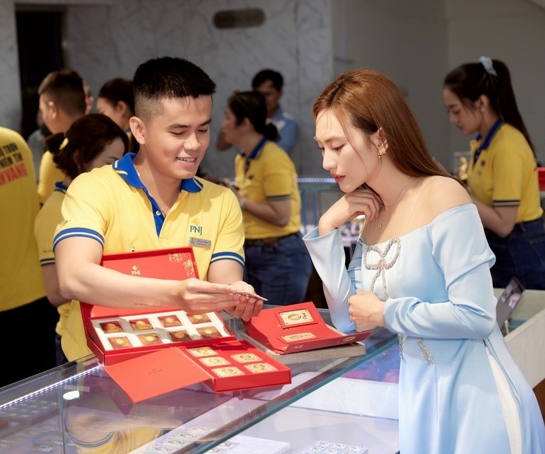 đồng phục nhân viên PNJ đồng phục nhân viên PNJ