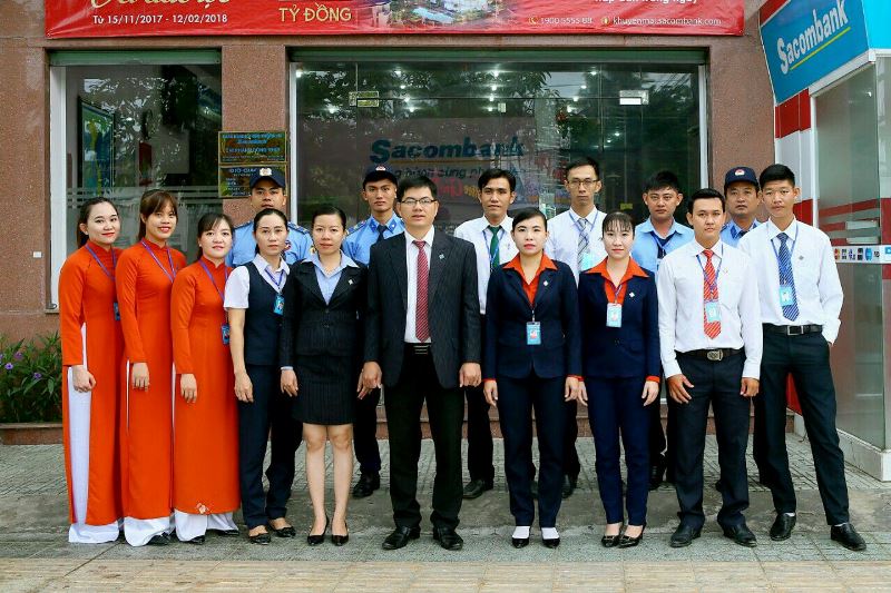 Mẫu áo dài đồng phục nữ Sacombank thường sử dụng chất liệu chiffon Mẫu áo dài đồng phục nữ Sacombank thường sử dụng chất liệu chiffon